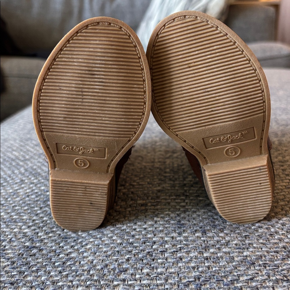 🤠Cat & Jack Brown Kids Cowboy Boots Side Zipper Size 5 | Stylish & Durable!🤠 - Picture 6 of 9